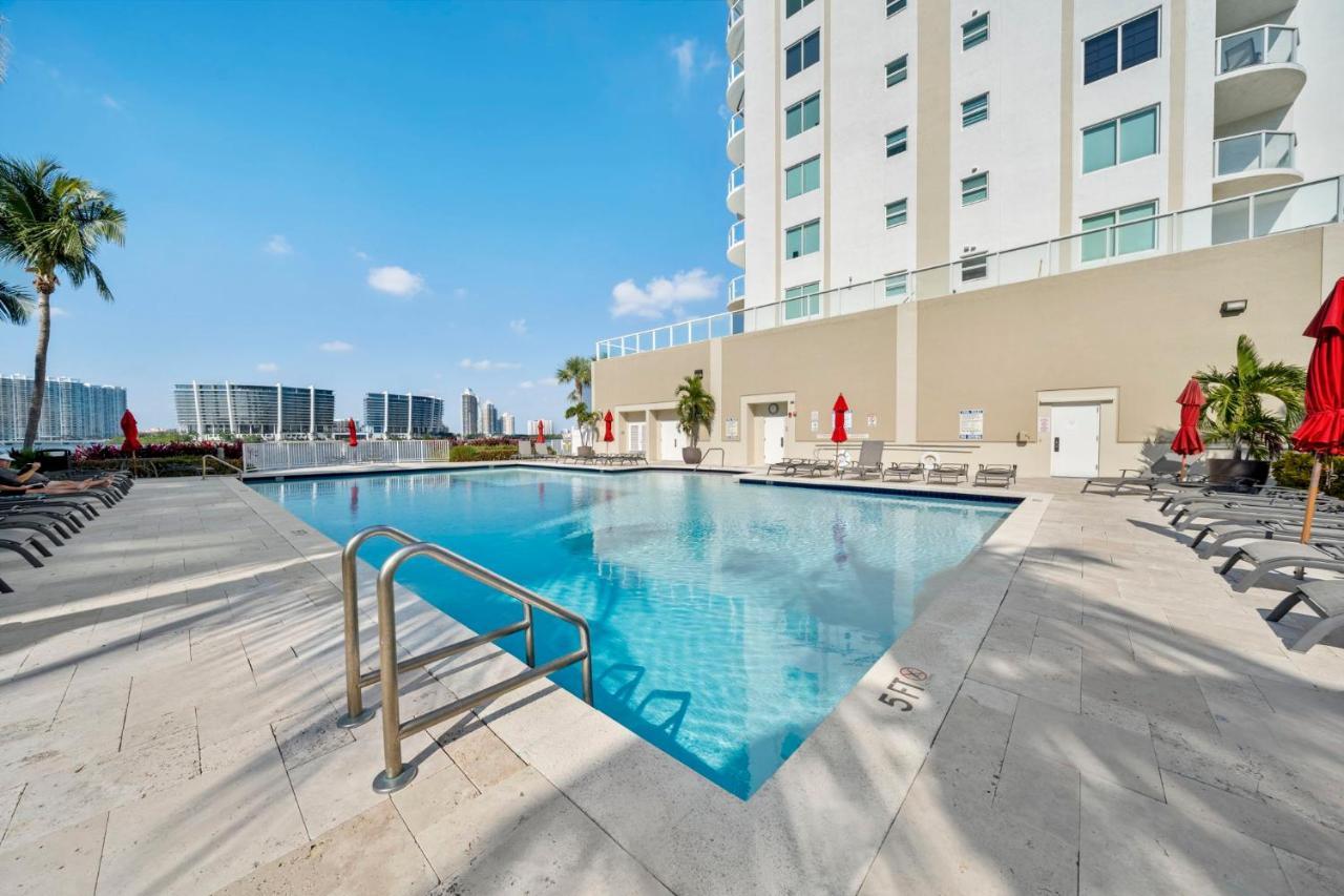 Waterfront Luxury New * Miami Beach