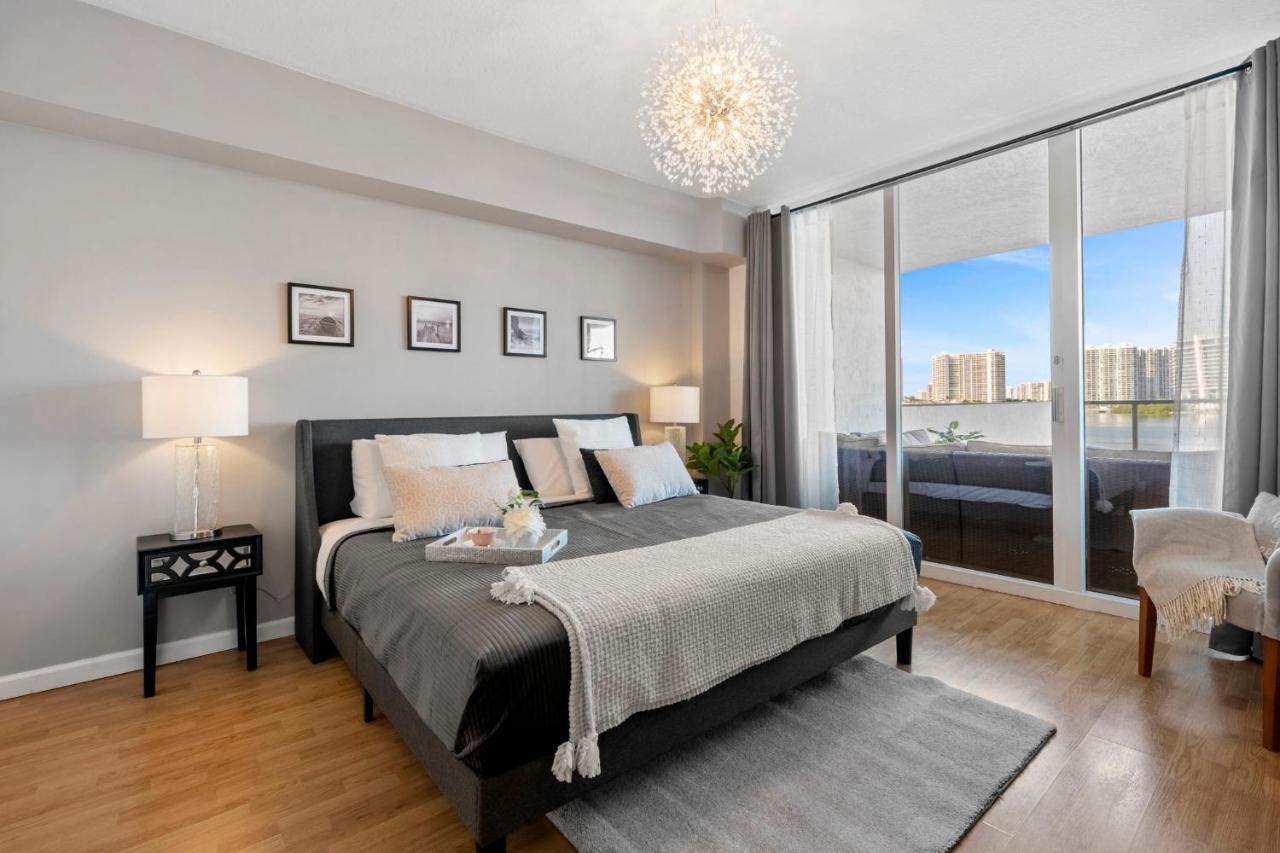 Waterfront Luxury New * Miami Beach